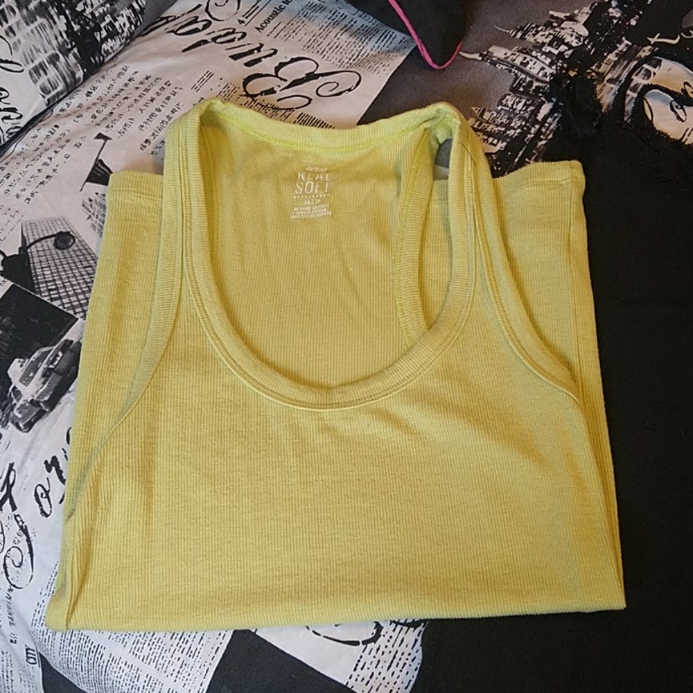 8 Girls Tanks